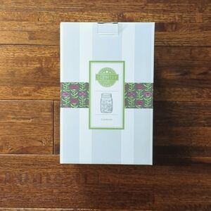 New Scentsy Celebrate Warmer